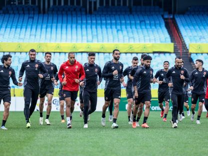 لاعبو الأهلي في الحصة التدريبية الأخيرة عشية مواجهة صنداونز في ذهاب نصف نهائي دوري أبطال إفريقيا - 18 أبريل 2025 - X/@AlAhly