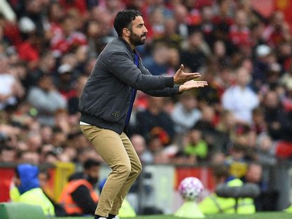 مدرب مانشستر يونايتد روبن أموريم خلال مباراة بيرنلي في الدوري الانجليزي 30-8-2025 - Reuters