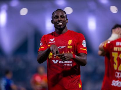 احتفال جوليان كينيونيس مهاجم القادسية باسجيل هدف في مرمى الفتح بالدوري السعودي - 27 سبتمبر 2025 - X/@Alqadsiah