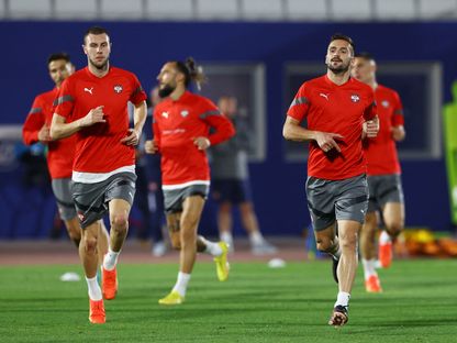 لاعبون صرب أثناء تدريب المنتخب في قطر - 23 نوفمبر 2022 - REUTERS