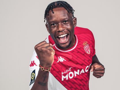 لاعب الوسط السويسري دينيس زكريا بعد انتقاله إلى موناكو الفرنسي - 15 أغسطس 2023  - https://twitter.com/AS_Monaco/