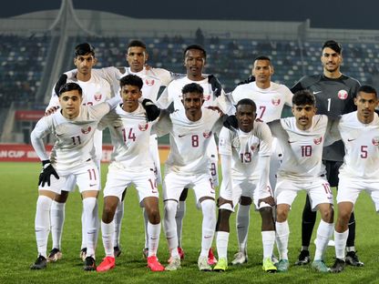 صورة جماعية للاعبي منتخب قطر قبل مباراة فيتنام لكأس أسيا للشباب - 4 مارس 2023  - twitter/@QFA  