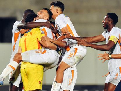 فرحة لاعبين من نهضة بركان بالتأهل إلى نصف نهائي كأس العرش على حساب الجيش الملكي - 16 يونيو 2025 - facebook./rsbfootball