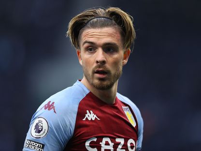 لاعب خط الوسط الإنجليزي جاك جريليش المنضم حديثاً لمانشستر سيتي من أستون فيلا - AFP