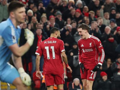 محمد صلاح يحتفل مع فلوريان فيرتز بعد هدف ليفربول ضد نيوكاسل - 31 يناير 2026 - Reuters