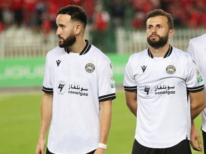 لاعبو وفاق سطيف قبل مواجهة شباب بلوزداد في الدوري الجزائري - 11 سبتمبر 2026 - FB/@Es Sétifienne