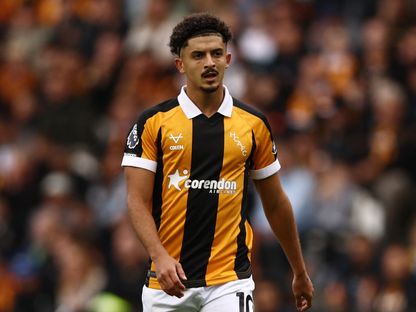محمد البشير بلومي خلال مواجهة هال سيتي ومانشستر يونايتد بالدوري الإنجليزي الممتاز - 22 أغسطس 2026 - Reuters