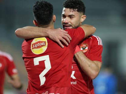 محمود تريزيغيه يحتفل مع ياسر إبراهيم بهدف الأهلي ضد سموحة - 11 أبريل 2026 - FB/alahly