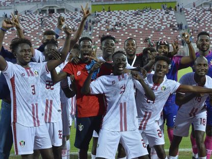 من احتفال لاعبي المنتخب السوداني بعد الفوز على الجزائر في الألعاب العربية - 14 يوليو 2023 - twitter/@UAFAAC