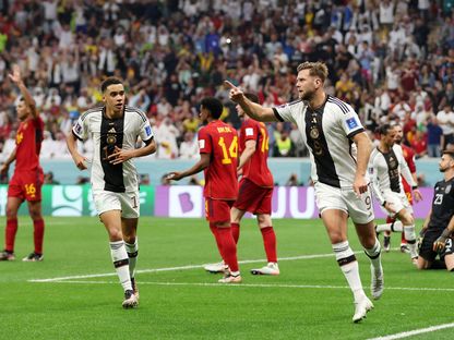 فرحة لاعبي المنتخب الألماني بهدفهم في مرمى إسبانيا - Reuters