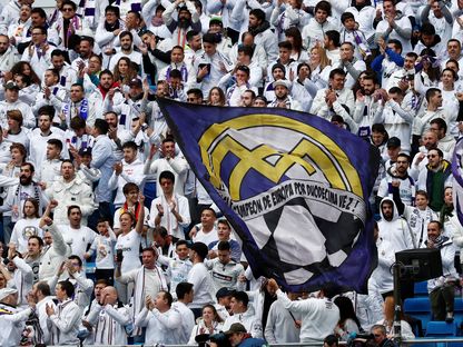 جمهور ريال مدريد في ملعب سانتياغو بيرنابيو - REUTERS