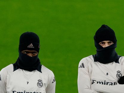 فيدريو فالفيردي (يمين) وفينيسيوس خلال المران قبل مواجهة سيتي - 10 فبراير 2025 - Reuters
