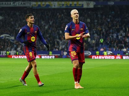 احتفال داني أولمو لاعب برشلونة بعد تسجيل هدف في شباك إسبانيول ضمن الدوري الإسباني - 4 يناير 2026 - REUTERS