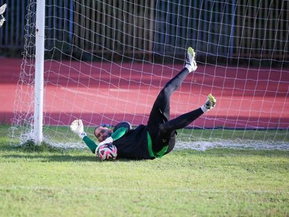 الحارس زكرياء بوحلفاية في تدريبات النادي الرياضي القسنطيني - 3 أكتوبر 2025 - FA/@النادي الرياضي القسنطيني