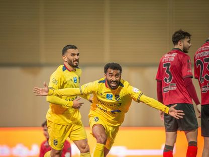 احتفال عبد العزيز الضويحي لاعب الحزم بتسجيل هدف في مرمى الخلود بالدوري السعودي - 12 مارس 2026 - X/@alhazem_fc