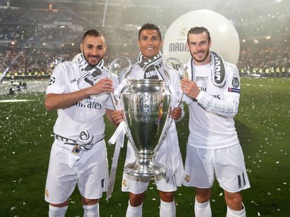 غاريث بيل وكريستيانو رونالدو وكريم بنزيما خلال احتفال لريال مدريد بعد إحرازه دوري أبطال أوروبا ضد أتلتيكو مدريد - 29 مايو 2016 - Getty Images
