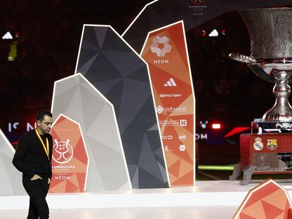 مدرب برشلونة تشافي هيرنانديز محبطاً بعد خسارة كأس السوبر الإسباني أمام ريال مدريد – 15 يناير 2024 - Reuters 