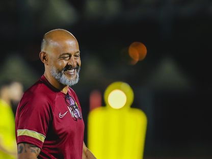 مدرب نادي الاتحاد نونو سانتو خلال حصة تدريبية قبل مباراة الهلال بكأس الملك سلمان - 3 أغسطس 2023  - Twitter/ittihad