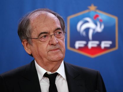 رئيس الاتحاد الفرنسي لكرة القدم نويل لوغريت خلال مؤتمر صحافي في باريس - 10 ديسمبر 2015 - Reuters