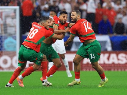 أسامة طنان (إلى اليمين) لاعب المغرب يحتفل بهدفه أمام الأردن بنهائي كأس العرب - 18 ديسمبر 2025 - Reuters
