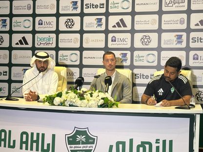 ماتياس يايسله مدرب الأهلي في مؤتمر صحفي قبل مواجهة الرياض في دوري روشن السعودي - 28 أكتوبر 2025 - X/@aawsat_spt