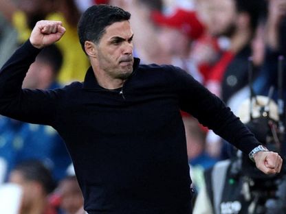 ميكيل أرتيتا يحتفل بهدف إيزي في مباراة أرسنال ونيوكاسل بالدوري الإنجليزي - 25 أبريل 2026 - Reuters