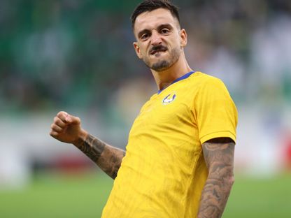 خوسيلو يحتفل بتسجيل هدف للغرافة في مرمى السد بربع نهائي كأس أمير قطر - 14 مايو 2025 - X/@QFA