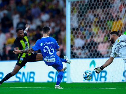 ميشايل ديلغادو لاعب الهلال لحظة تسجيل الهدف الأول في مرمى الاتحاد بنصف نهائي كأس الملك- 30 أبريل 2024 - X/@Alhilal_FC