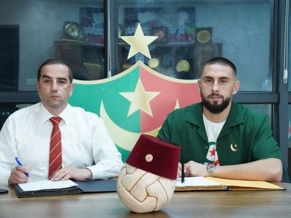 قندوز حارس الجزائر يوقع عقداً مع المولودية لموسمين