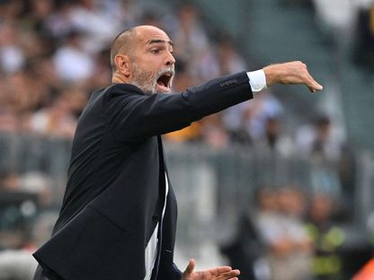 مدرب يوفنتوس إيغور تودور في مباراة إنتر ميلان بالدوري الإيطالي 13 سبتمبر 2025 - Reuters