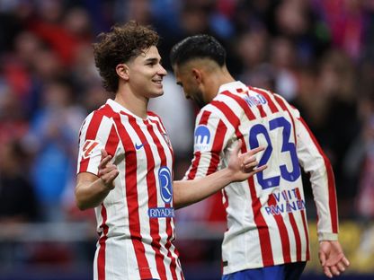 جوليان ألفاريز يحتفل بهدفه في مباراة أتلتيكو مدريد وإشبيلية بالدوري الإسباني - 1 نوفمبر 2025 - Reuters