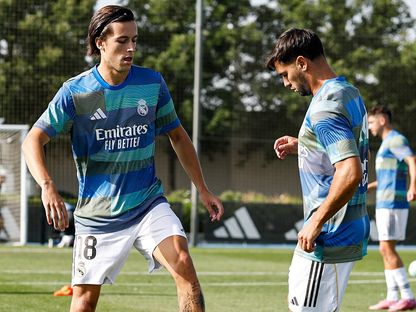 براهيم دياز وألفارو كاريراس في حصة تدريبية لريال مدريد - 8 أغسطس 2025 - X/@realmadrid