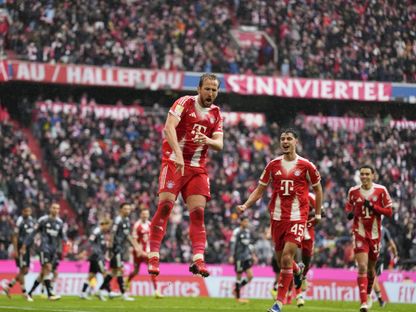 هاري كين مهاجم بايرن ميونيخ يحتفل بهدفه الأول في مرمى آينتراخت فرانكفورت في الدوري الألماني - 21 فبراير 2026 - X/@FCBayern