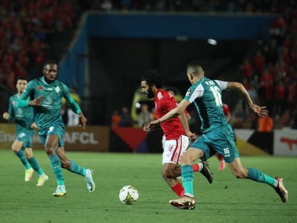 لاعب الأهلي حسين الشحات خلال المباراة ضد الرجاء - 22 أبريل 2023 - Twitter/@AlAhly