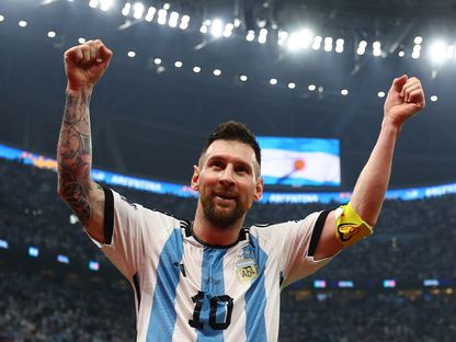 ليونيل ميسي يحتفل بعد صناعة الهدف الثالث للأرجنتين الذي سجله ألفاريز في شباك كرواتيا - 13 ديسمبر 2022 - reuters