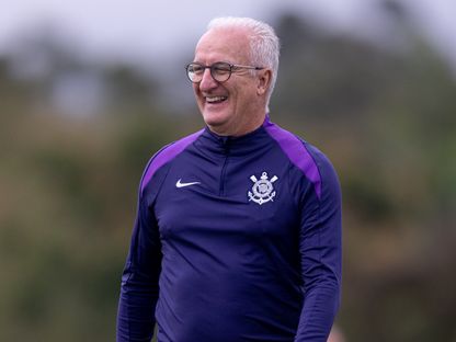 دوريفال جونيور خلال أول تدريب لكورينثيانز بعد تعاقده مع النادي البرازيلي - 28 أبريل 2025 - X/@Corinthians