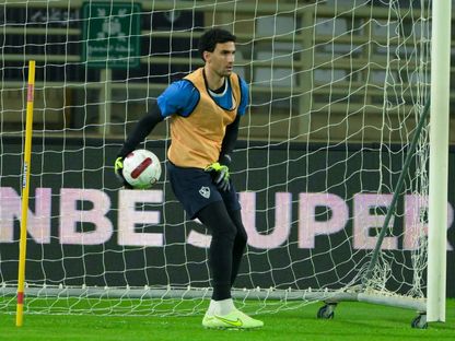 محمد عواد حارس الزمالك خلال حصة تدريبية قبل مواجهة بيراميدز في كأس السوبر المصرية - 5 نوفمبر 2025 - facebook/ZSCOfficial