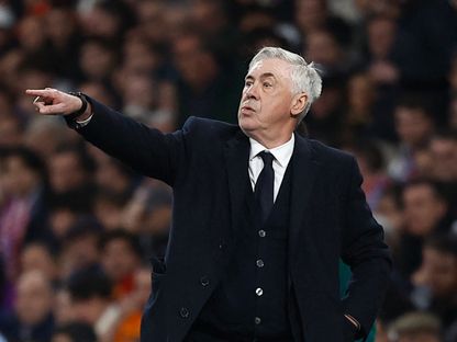 مدرب ريال مدريد كارلو أنشيلوتي خلال مباراة ضد أتلتيكو مدريد في دوري أبطال أوروبا - 4 مارس 2025 - Reuters