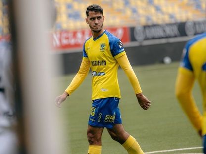 الجزائري زين الدين بلعيد مدافع سانت ترويدن البلجيكي - - X/@stvv