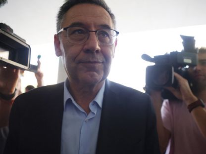 رئيس نادي برشلونة السابق جوزيب ماريا بارتوميو يغادر المحكمة بعد جلسة الاستماع في قضية نيغريرا - 18 سبتمبر 2025 - Reuters