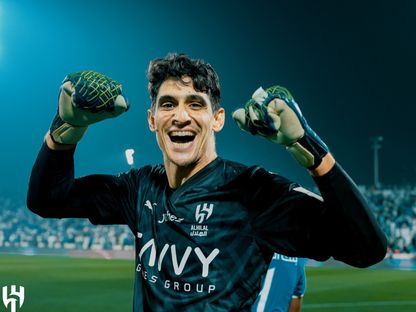 الدولي المغربي ياسين بونو حارس مرمى نادي الهلال السعودي يحتفل بالتأهل إلى نهائي كأس الدرعية للسوبر السعودي - 13 أغسطس 2024 - X/Alhilal_EN