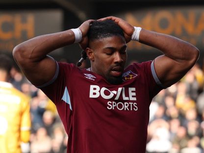 لاعب وست هام يونايتد أداما تراوري خلال مباراة بيرتون ألبيون في كأس الاتحاد الإنجليزي - 14 فبراير 2026 - Reuters