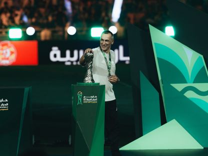 الاتحاد السعودي يؤكد بقاء جورجيوس دونيس مدرباً لـ"الأخضر"