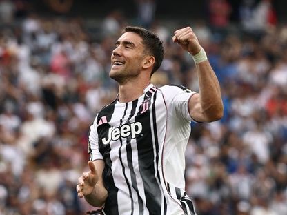 احتفال دوشان فلاهوفيتش مهاجم يوفنتوس بتسجيل هدف في مرمى الوداد المغربي بكأس العالم للأندية - 22 يونيو 2025 - Reuters