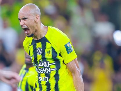 فابينيو لاعب الاتحاد يحتفل بتسجيل هدف في مرمى الشباب بنصف نهائي كأس الملك - 1 أبريل 2025 - X/@KingCupSA