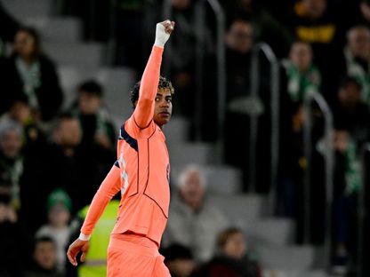 لامين يامال يحتفل بهدفه في مباراة إلتشي وبرشلونة بالدوري الإسباني - 31 يناير 2026 - Reuters