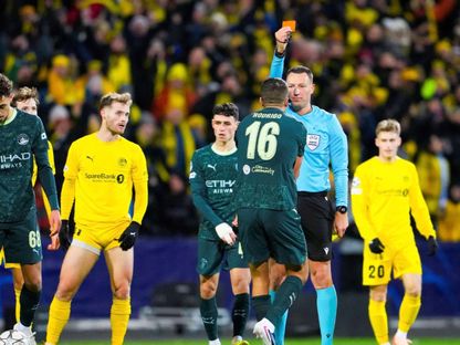 رودري يتعرض للطرد بالبطاقة الصفراء الثانية خلال مباراة بودو غليمت ومانشستر سيتي في دوري أبطال أوروبا - 20 يناير 2026 - Reuters