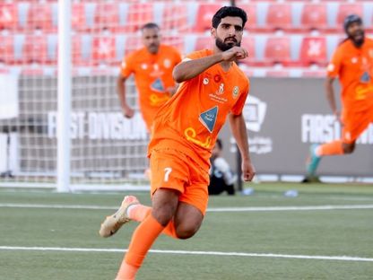 ماهر المطيري يحتفل بتسجيل هدف لزلفي - - صورة متداولة