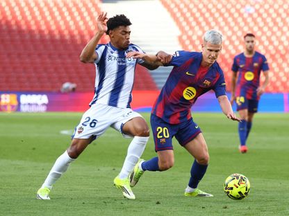 داني أولمو خلال مباراة برشلونة وليفانتي في الدوري الإسباني - 23 فبراير 2026 - REUTERS