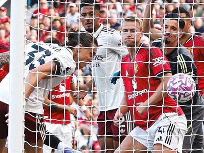 ريكاردو كالافيوري يسجل هدف أرسنال الأول في موسم 2026/2025 أمام مانشستر يونايتد 17-8-2025 - EPL/x